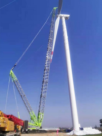 中聯(lián)9800國華故城一期140米高的風(fēng)機(jī)吊裝 