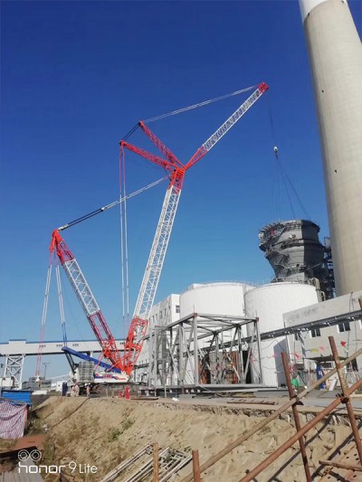 中聯(lián)650噸履帶吊超起塔式工況，大唐煤化工脫硫脫硝改造，設(shè)備吊裝